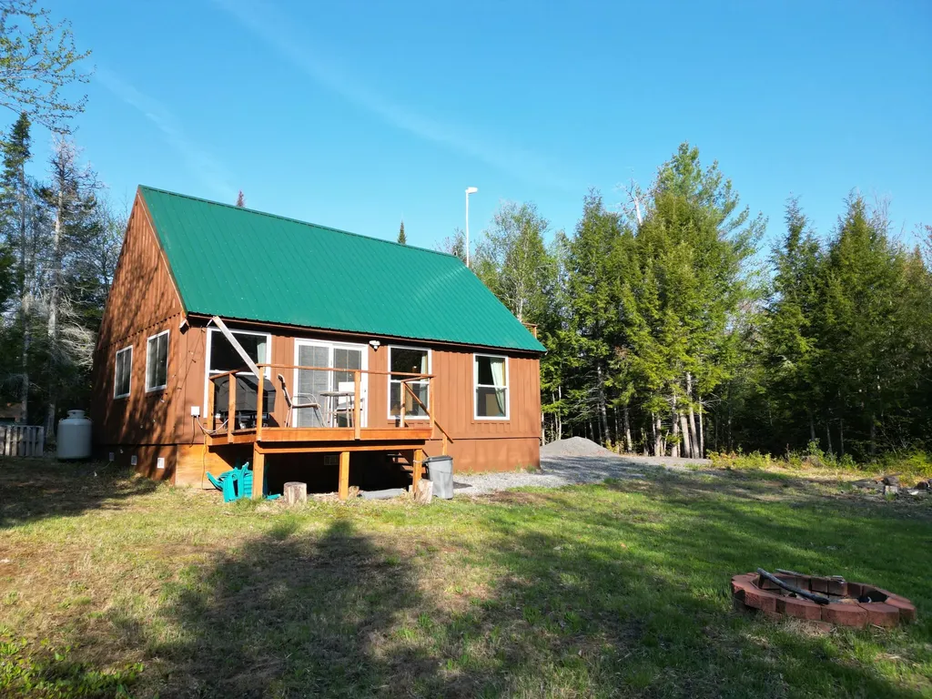 21 Angel Lane Medford ME 04463