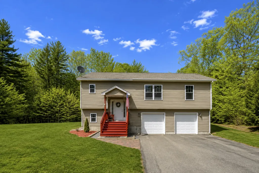 109 Highland Ridge Hollis ME 04042