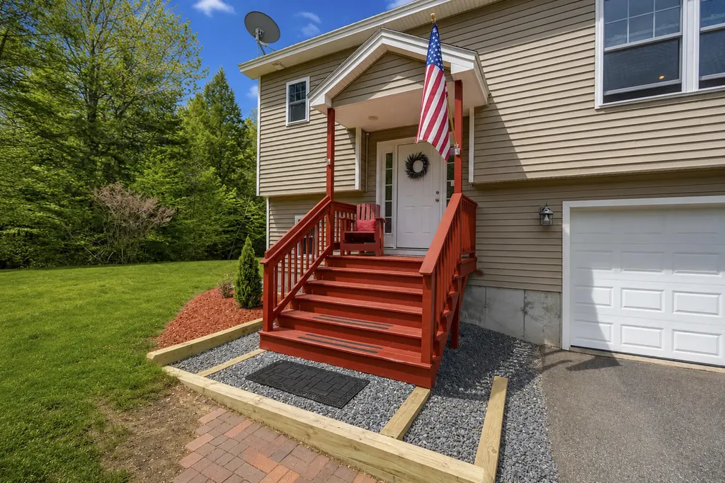 109 Highland Ridge Hollis ME 04042