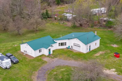 752 Detroit Road Troy ME 04987