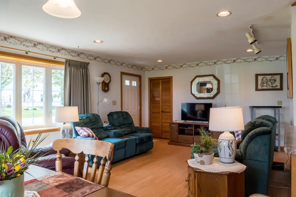 800 North Road North Yarmouth ME 04097