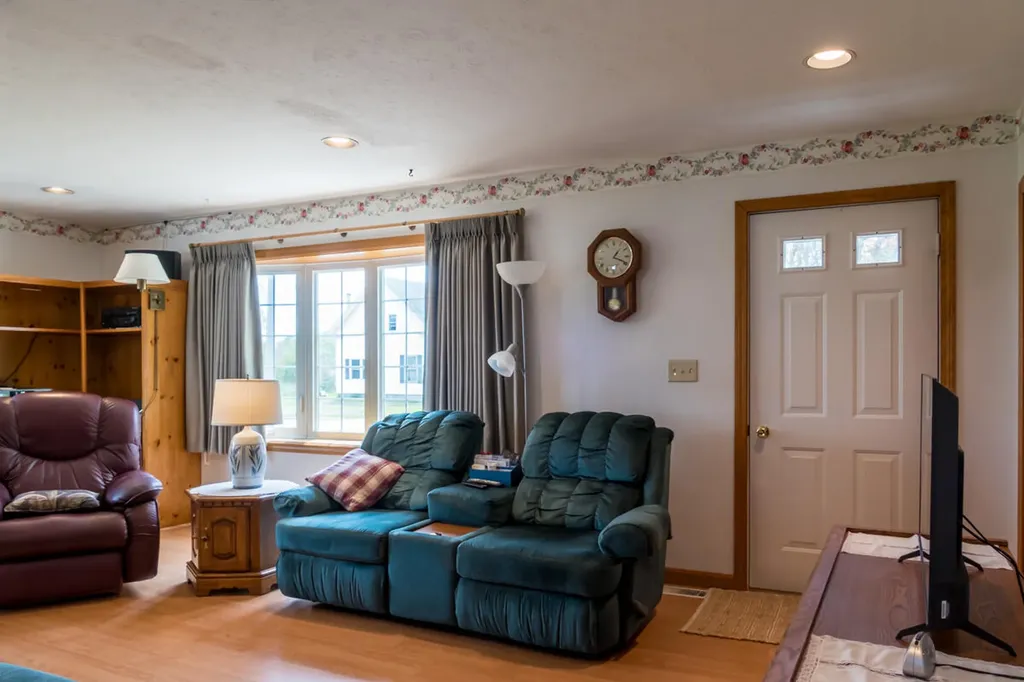 800 North Road North Yarmouth ME 04097