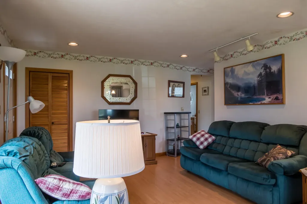 800 North Road North Yarmouth ME 04097
