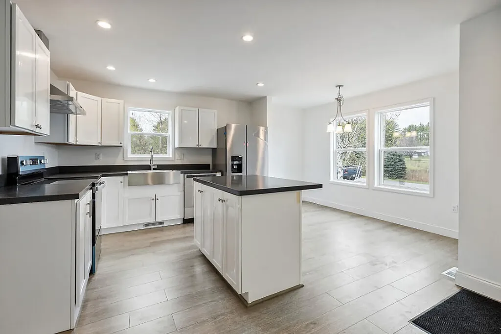 11 Cookson Road Burnham ME 04922