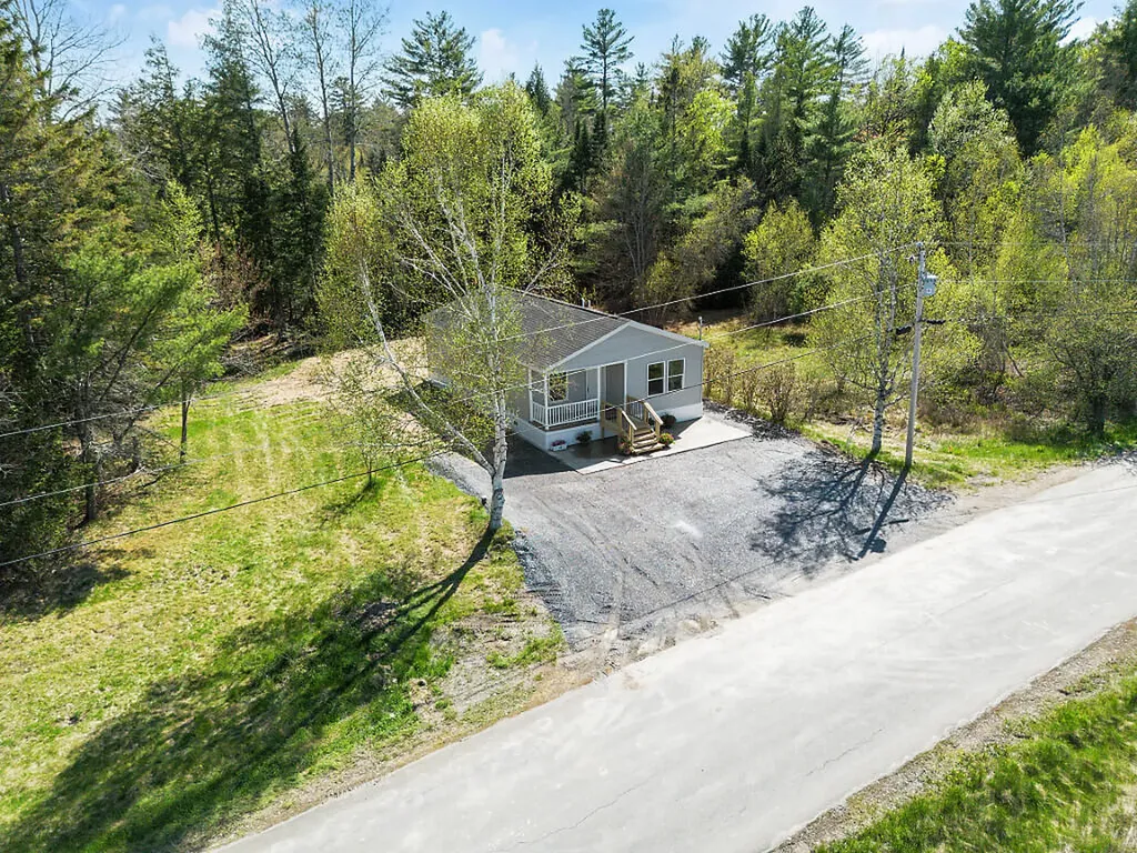 11 Cookson Road Burnham ME 04922