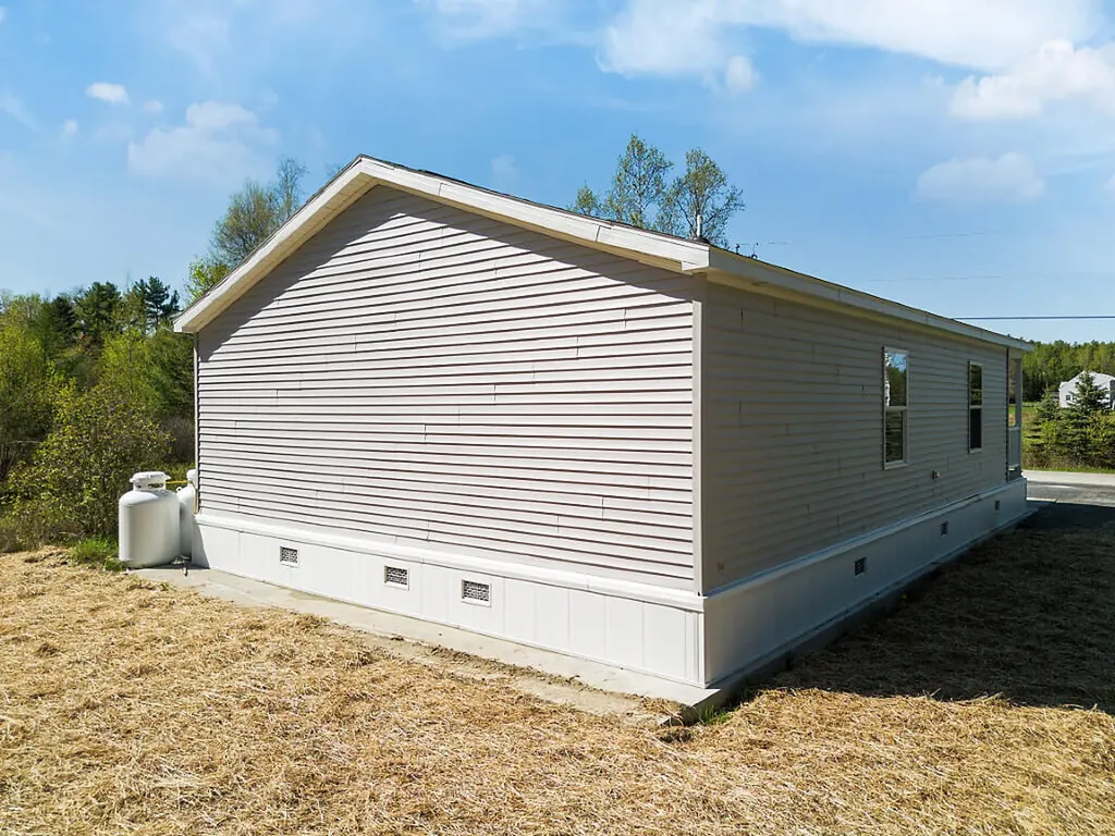 11 Cookson Road Burnham ME 04922