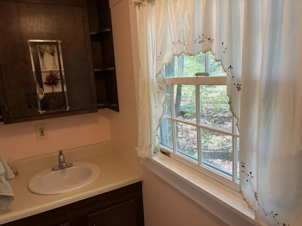 82 Lakeside Drive Saint Albans ME 04971