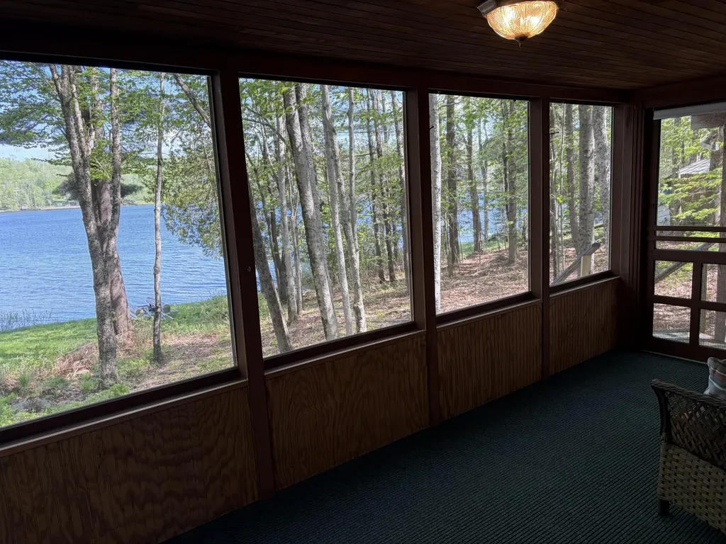 82 Lakeside Drive Saint Albans ME 04971