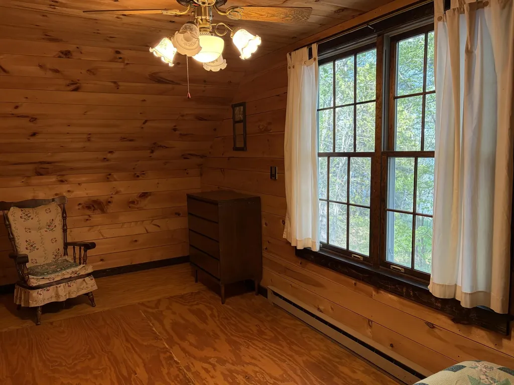 82 Lakeside Drive Saint Albans ME 04971