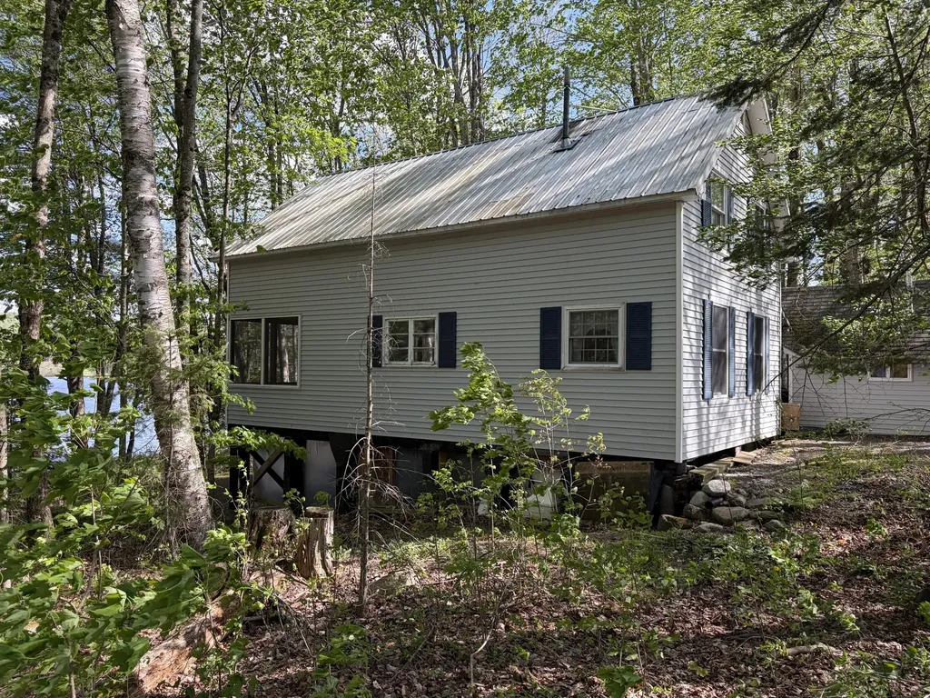 82 Lakeside Drive Saint Albans ME 04971
