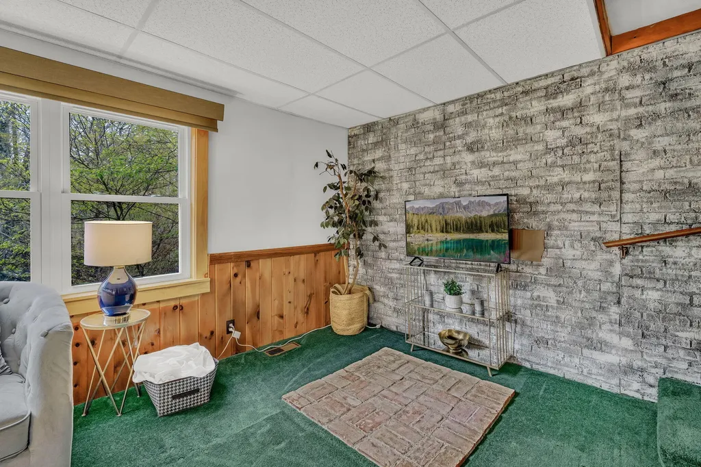 402 Webb Ridge Road Palmyra ME 04965
