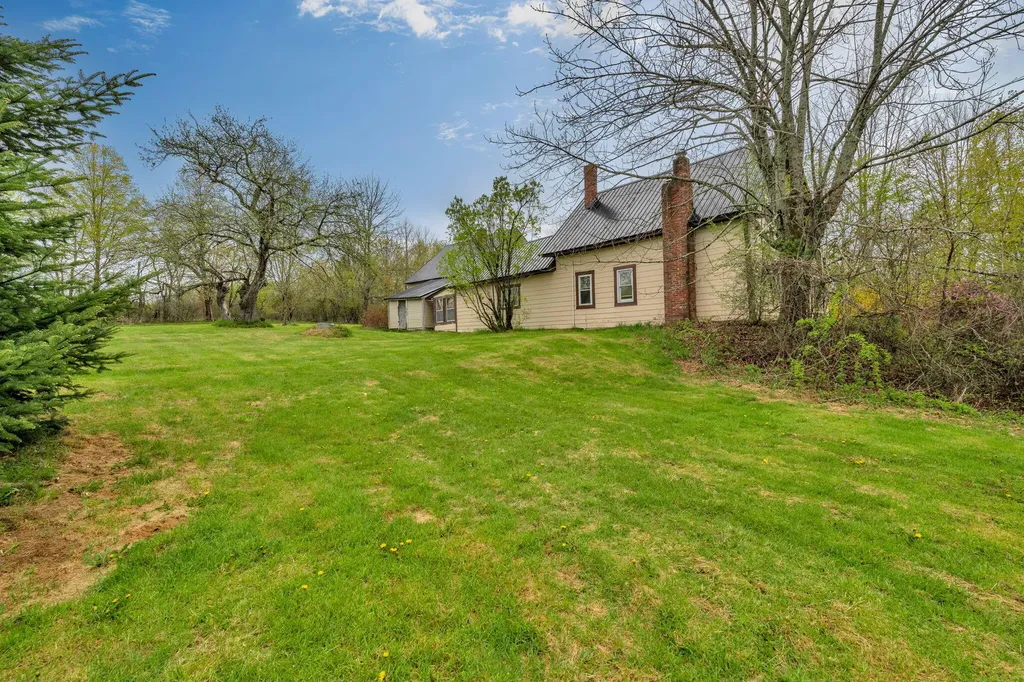 402 Webb Ridge Road Palmyra ME 04965