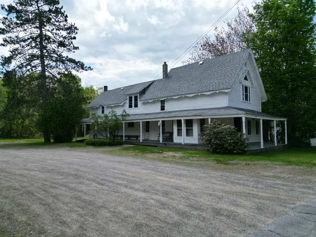 2741 Lee Road Lee ME 04455