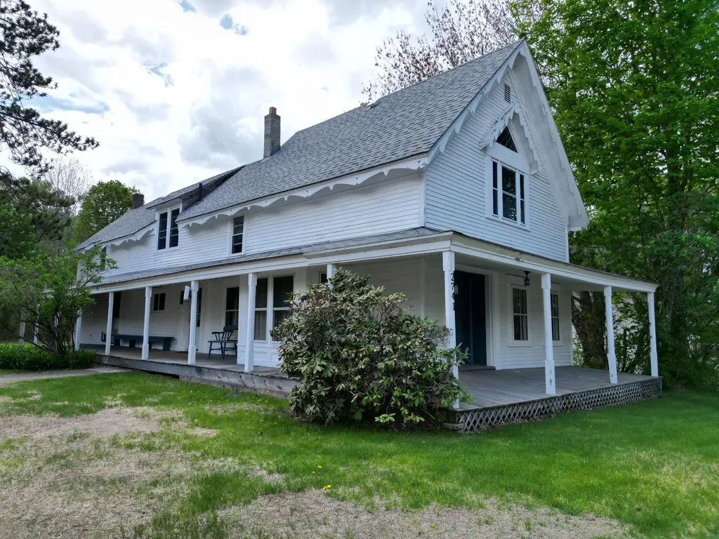 2741 Lee Road Lee ME 04455