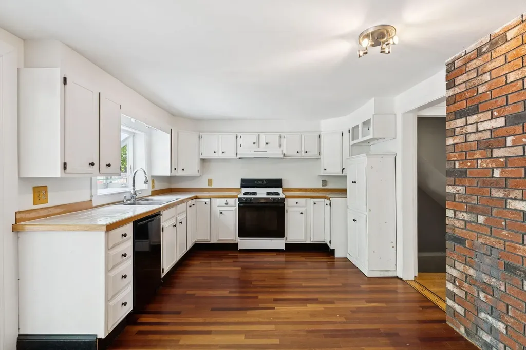 52 Davis Street South Portland ME 04106