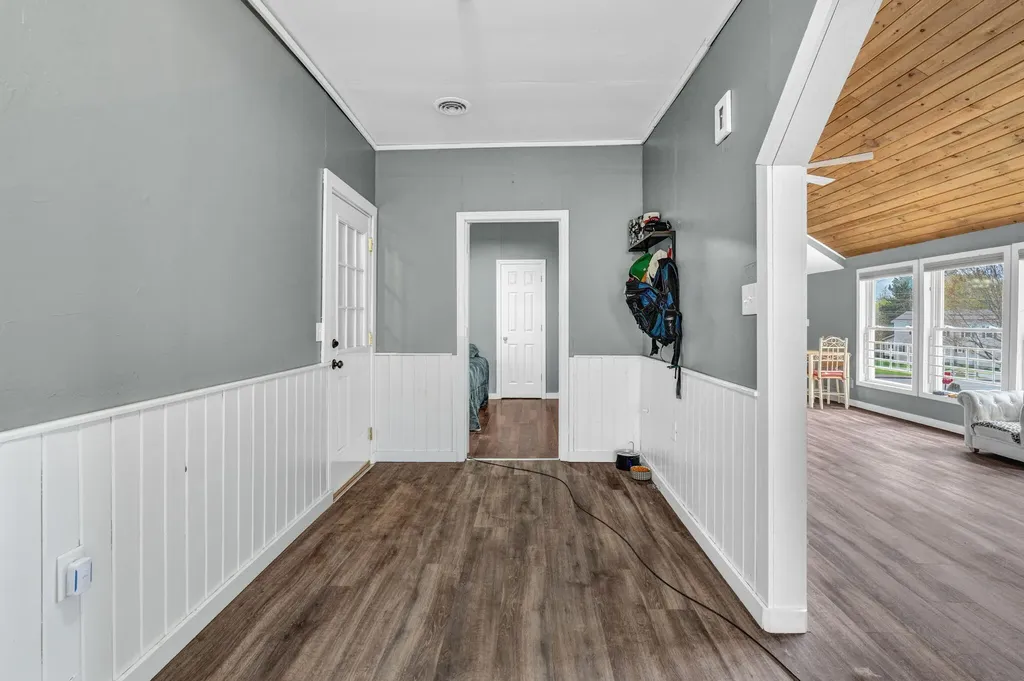 76 Lee Road Lincoln ME 04457