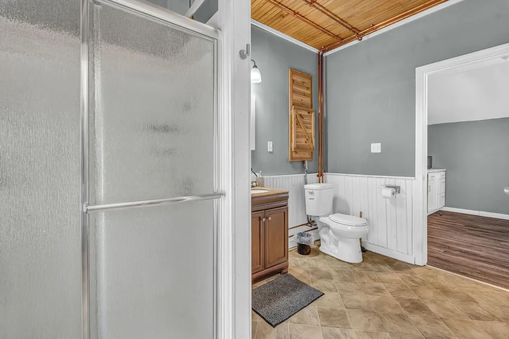 76 Lee Road Lincoln ME 04457