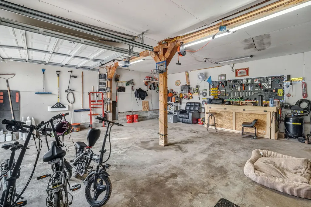 76 Lee Road Lincoln ME 04457