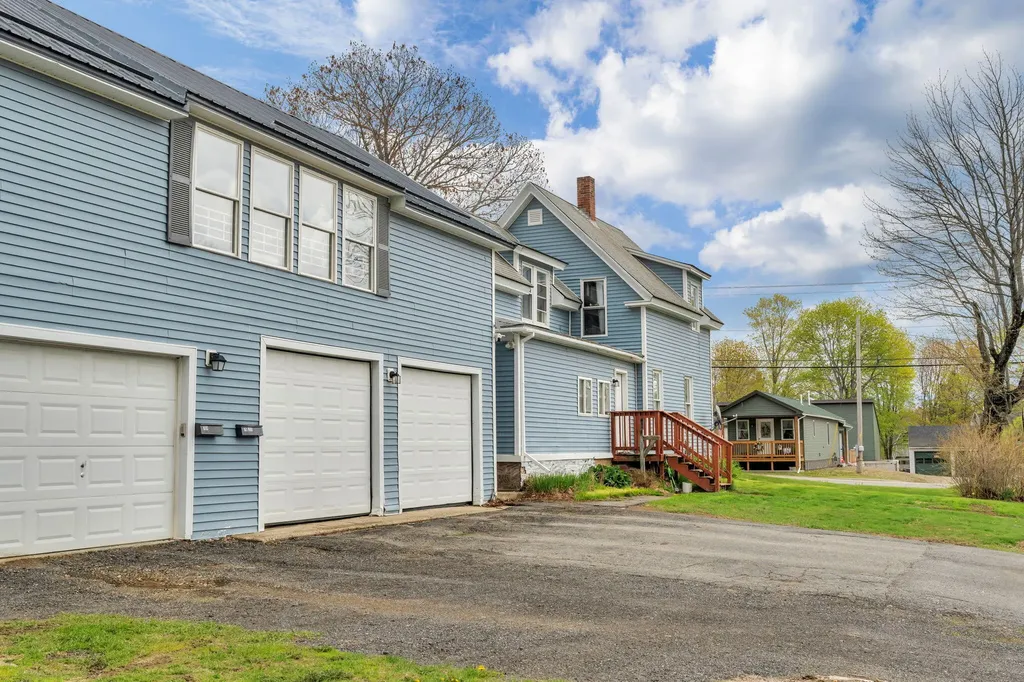 76 Lee Road Lincoln ME 04457