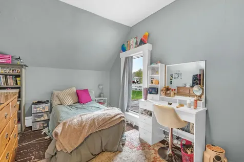 76 Lee Road Lincoln ME 04457