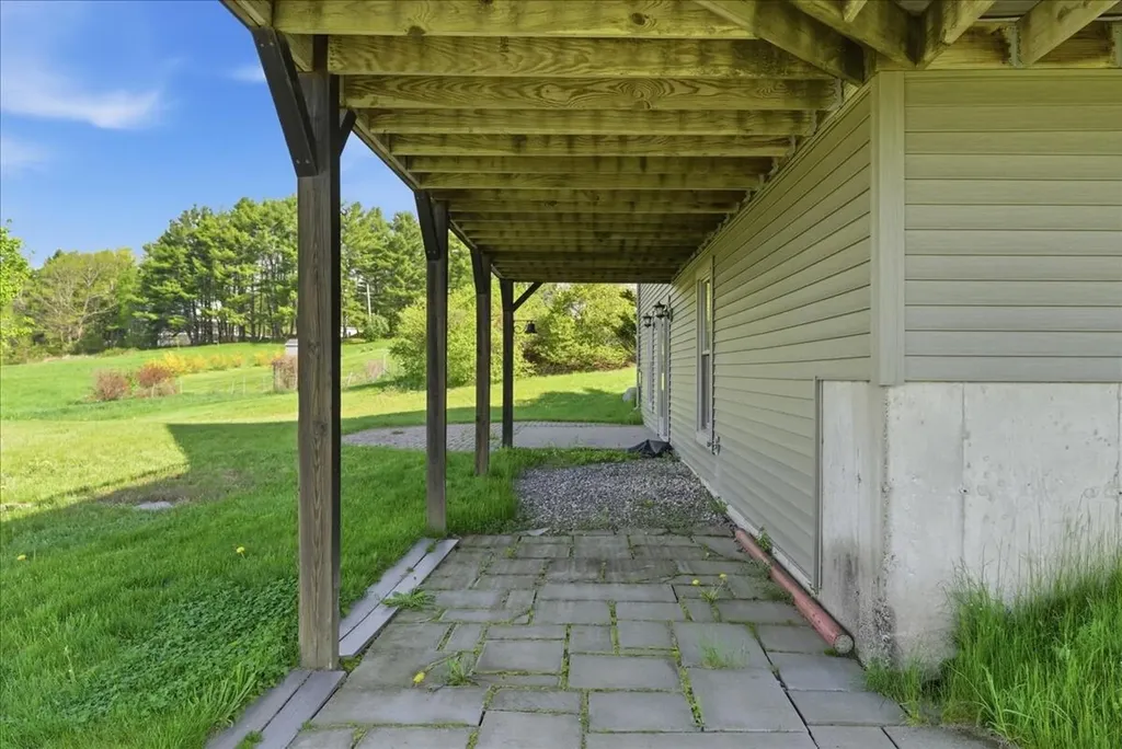 127 Town Farm Road Hallowell ME 04347