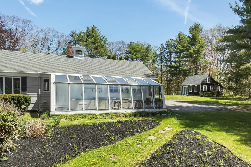 367 State Route 129 South Bristol ME 04573