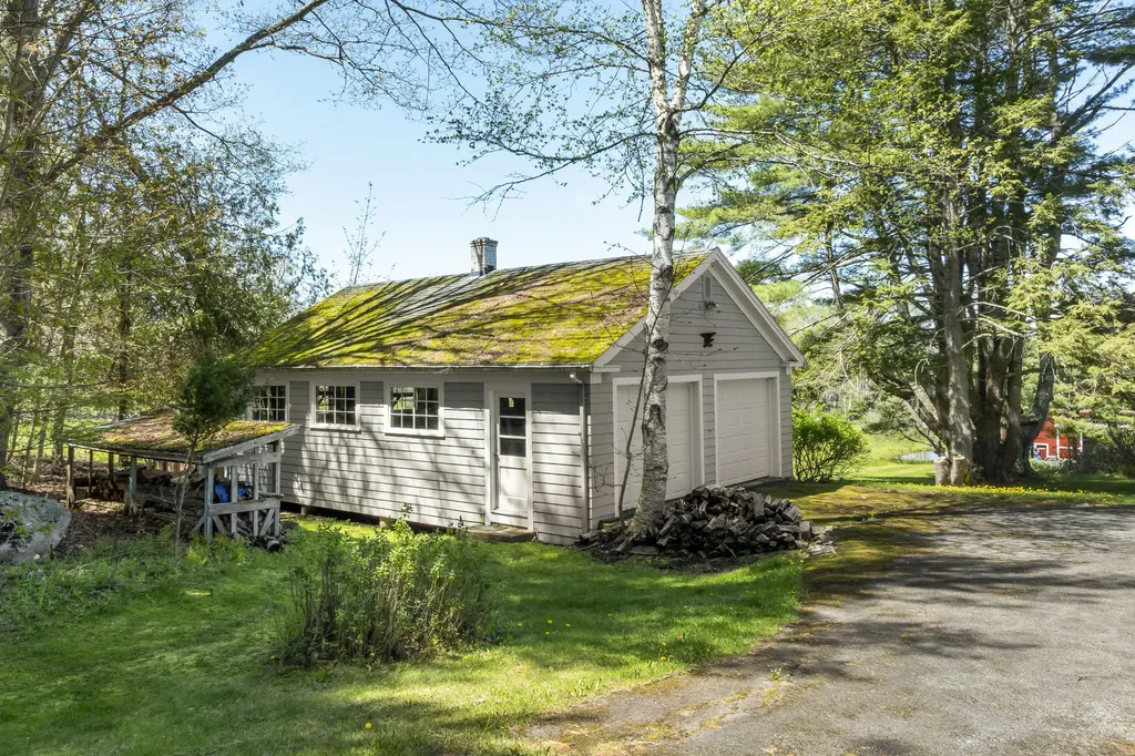 367 State Route 129 South Bristol ME 04573