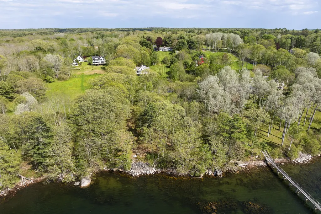 367 State Route 129 South Bristol ME 04573