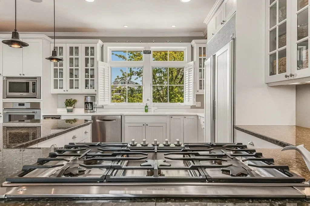 4 Island Avenue Kittery ME 03904