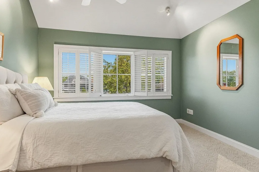 4 Island Avenue Kittery ME 03904