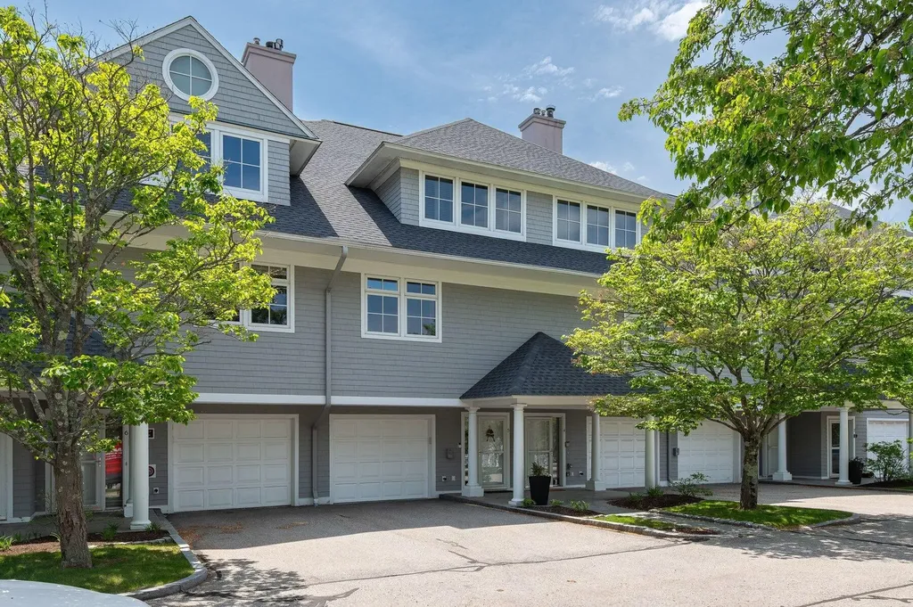 4 Island Avenue Kittery ME 03904