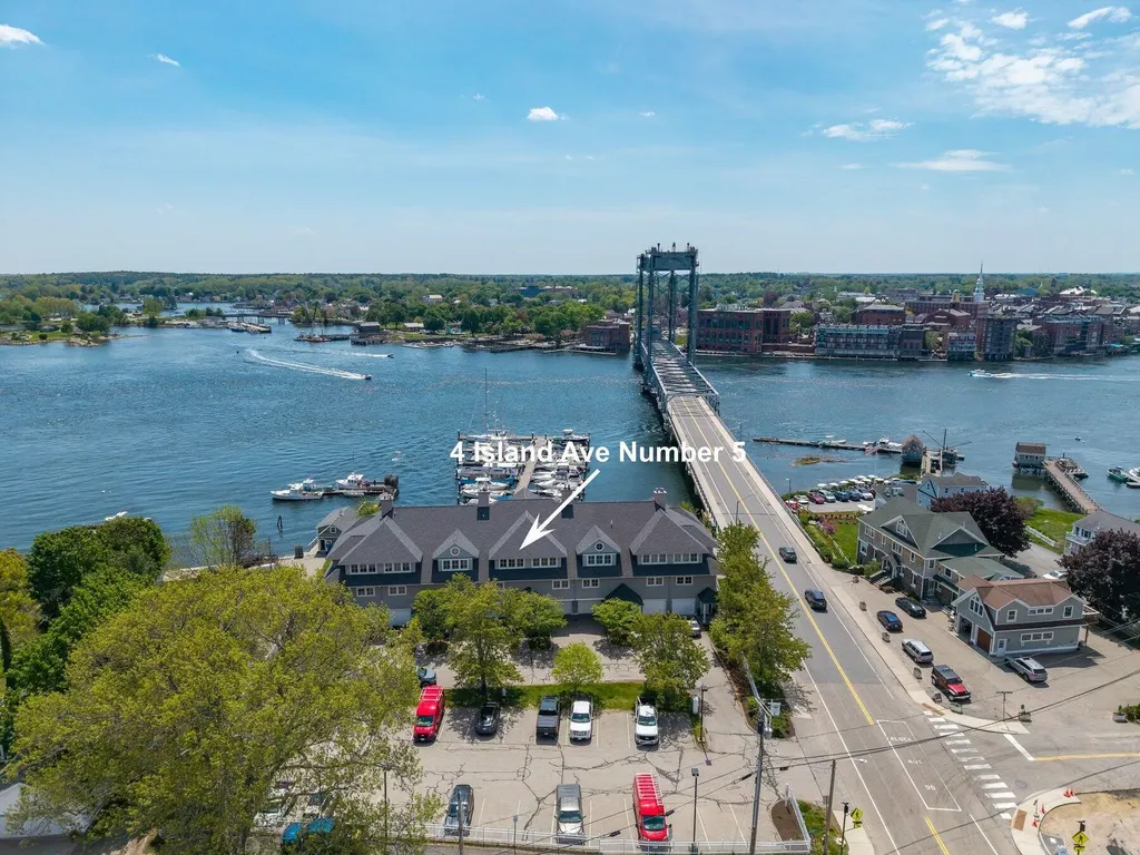 4 Island Avenue Kittery ME 03904