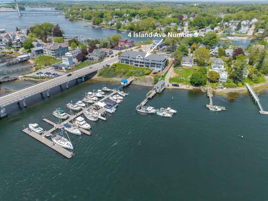 4 Island Avenue Kittery ME 03904