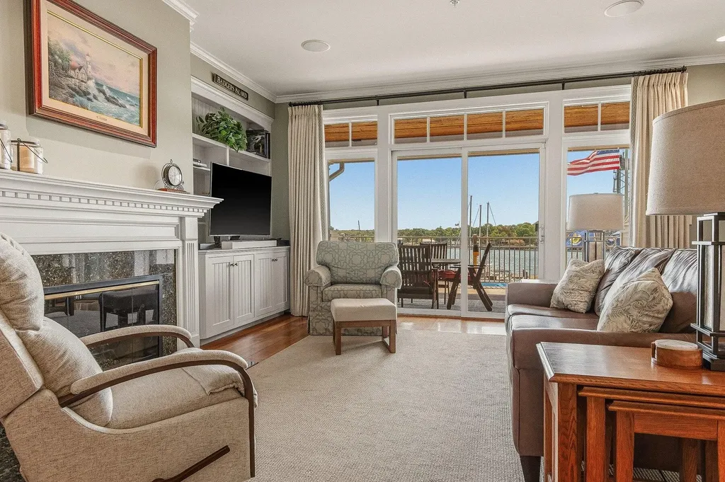 4 Island Avenue Kittery ME 03904