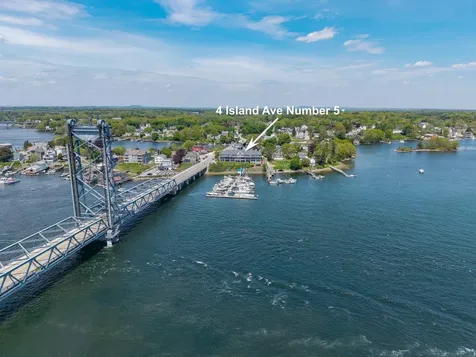 4 Island Avenue Kittery ME 03904