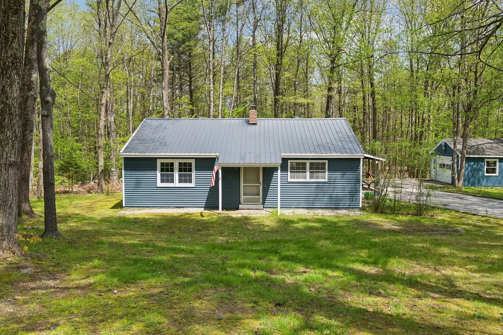 253 Yarmouth Road Gray ME 04039