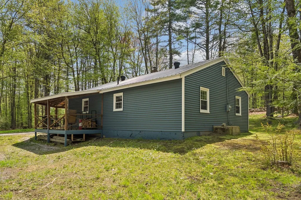 253 Yarmouth Road Gray ME 04039