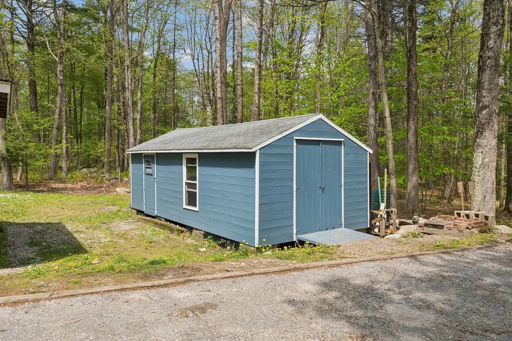 253 Yarmouth Road Gray ME 04039