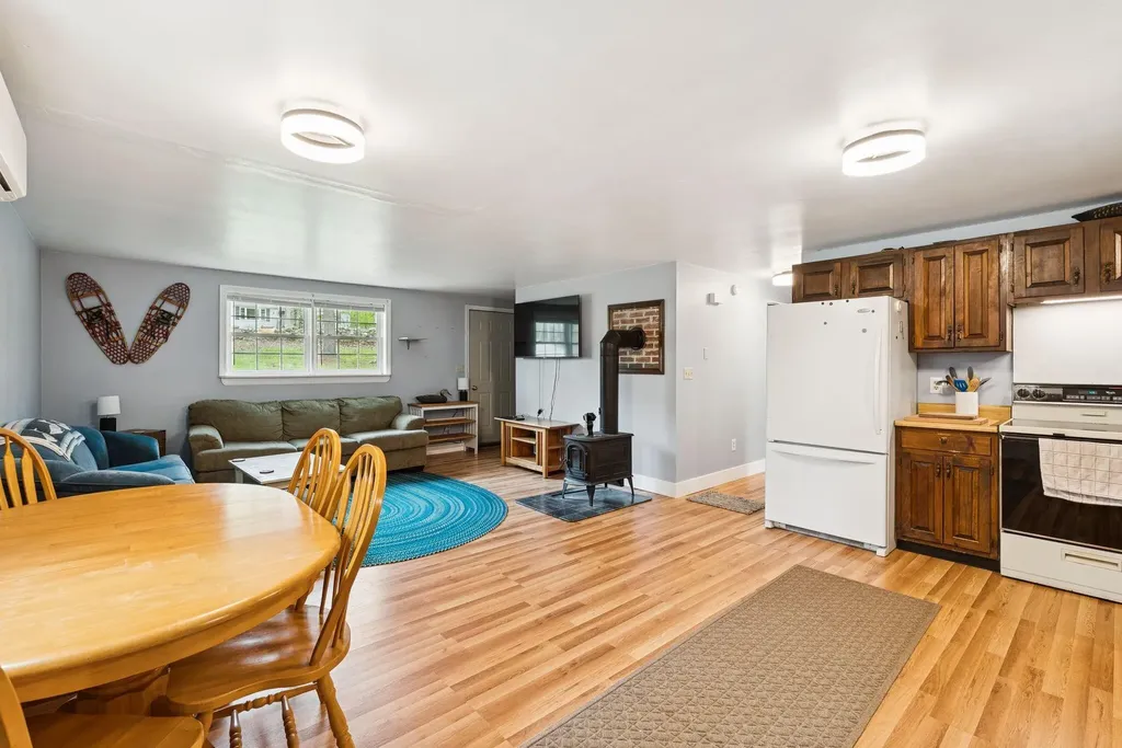 253 Yarmouth Road Gray ME 04039