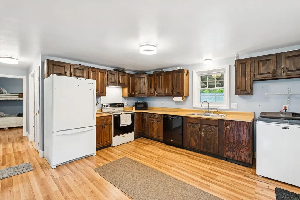 253 Yarmouth Road Gray ME 04039