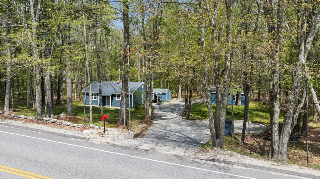 253 Yarmouth Road Gray ME 04039
