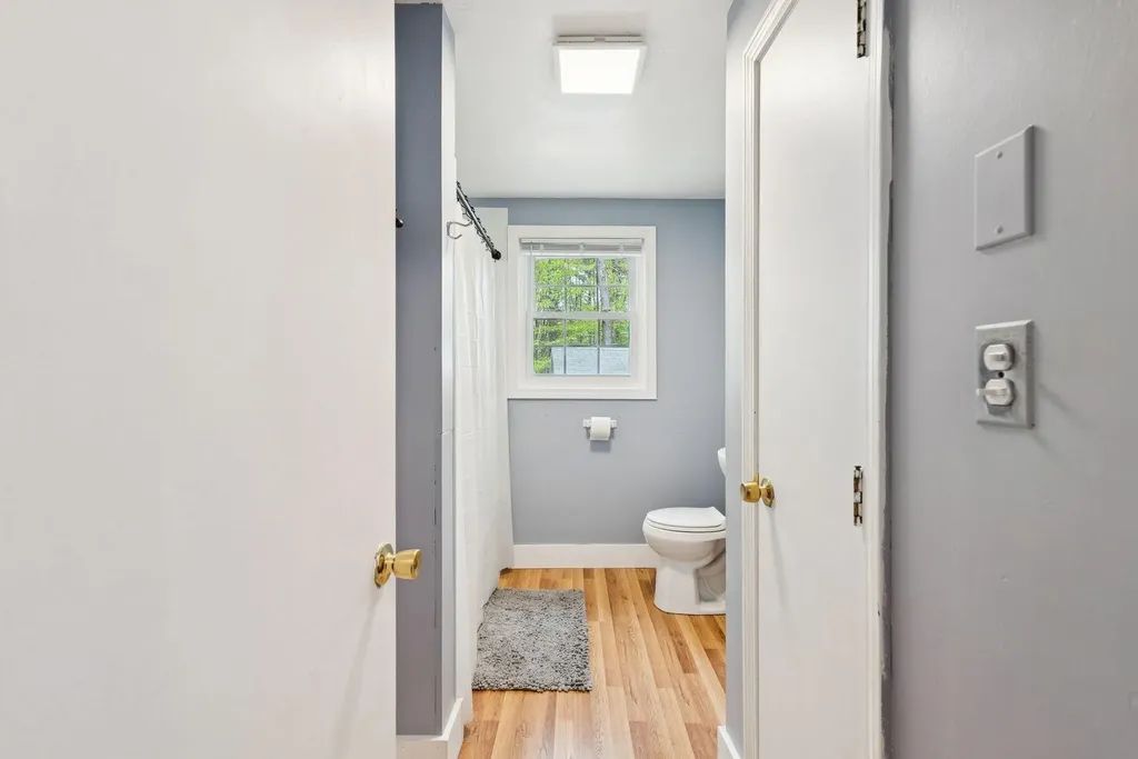 253 Yarmouth Road Gray ME 04039