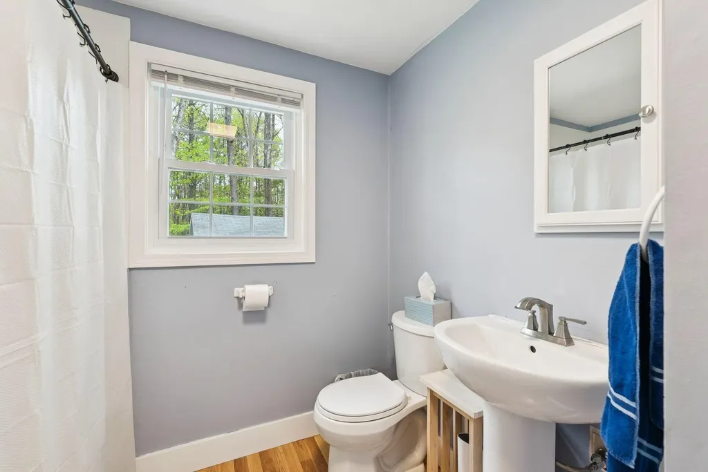 253 Yarmouth Road Gray ME 04039