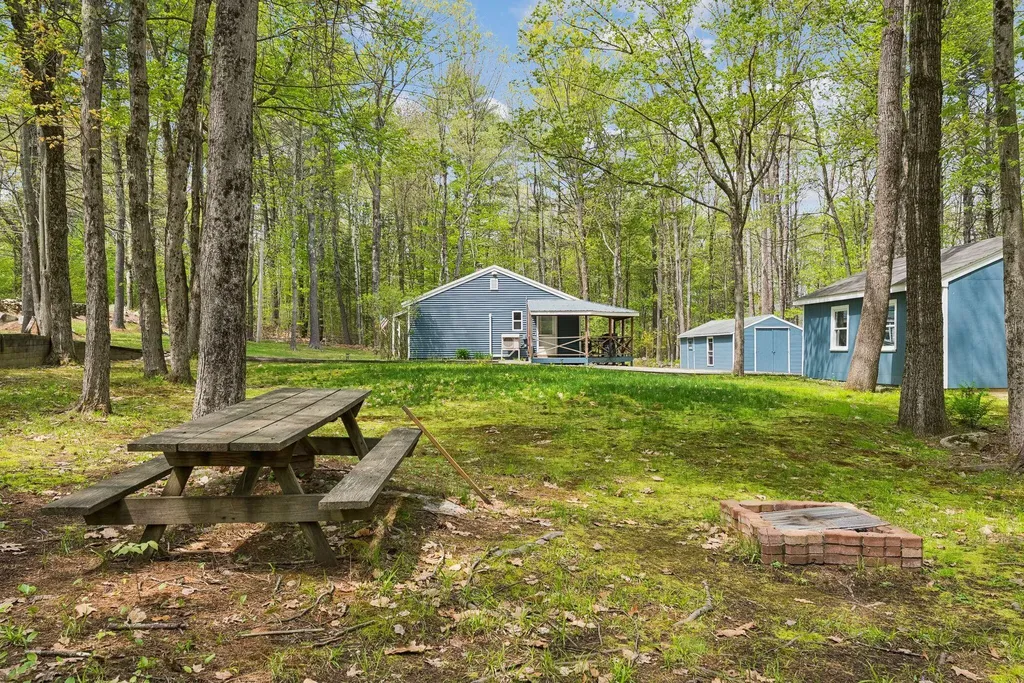 253 Yarmouth Road Gray ME 04039