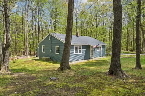 253 Yarmouth Road Gray ME 04039