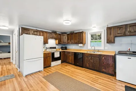 253 Yarmouth Road Gray ME 04039