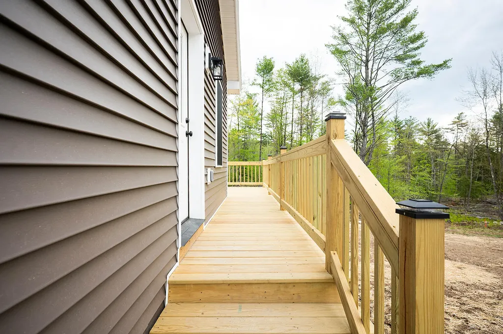 16 Dunham Lane Paris ME 04282