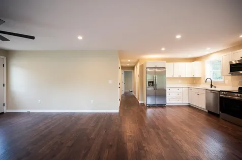 16 Dunham Lane Paris ME 04282