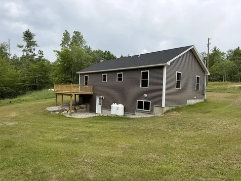 16 Dunham Lane Paris ME 04282