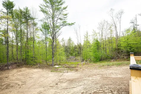 16 Dunham Lane Paris ME 04282
